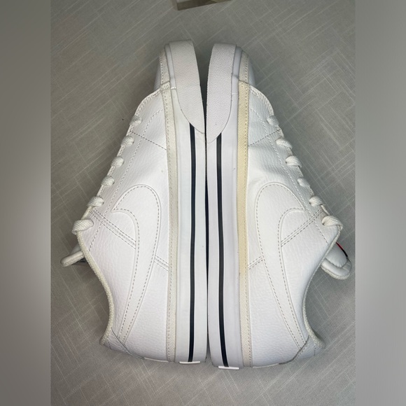 Nike Court Tennis Shoes size 8.5, EUC! - Picture 14 of 14